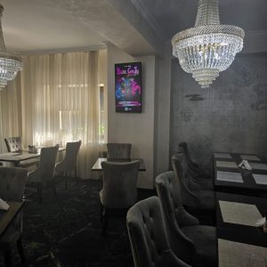 Reteaua-Digitala-Indoor-DOOH-Chalet-Jolie-Sinaia-1